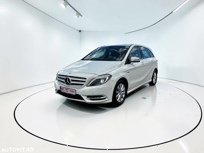 Mercedes-Benz B 180